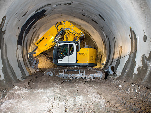 Liebherr-R950 Tunnel.jpg